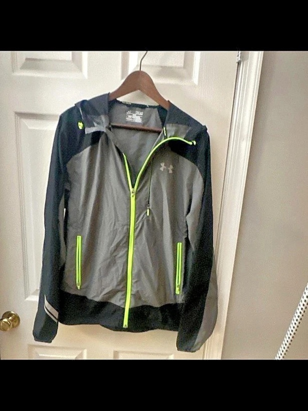 Under Armour Run Men's Performance Jacket Black Gray Size Medium